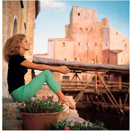 OB-VU793_Pinky1_DV_20121227145223